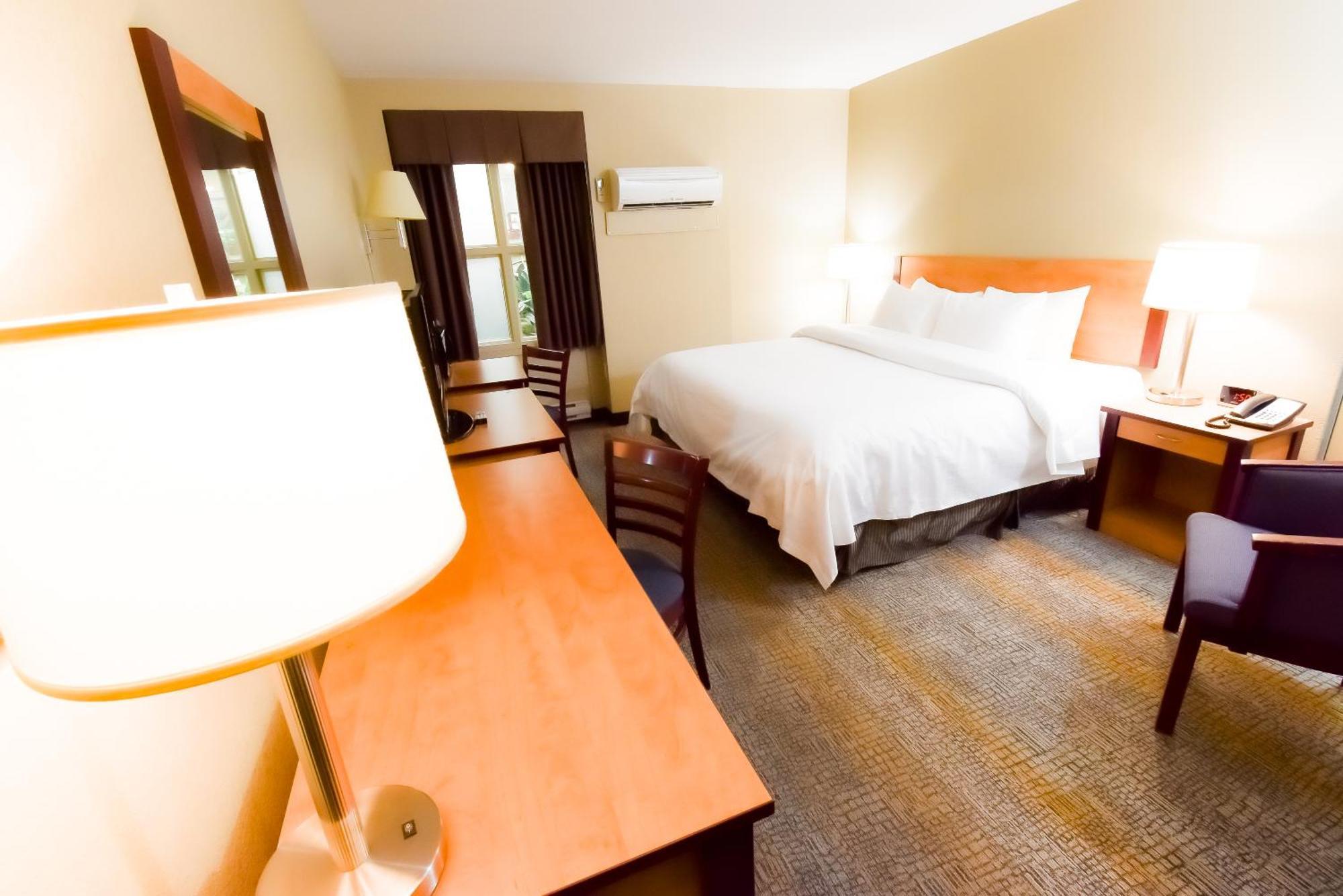 Hotel Canad Destination Centre Windsor Park Winnipeg